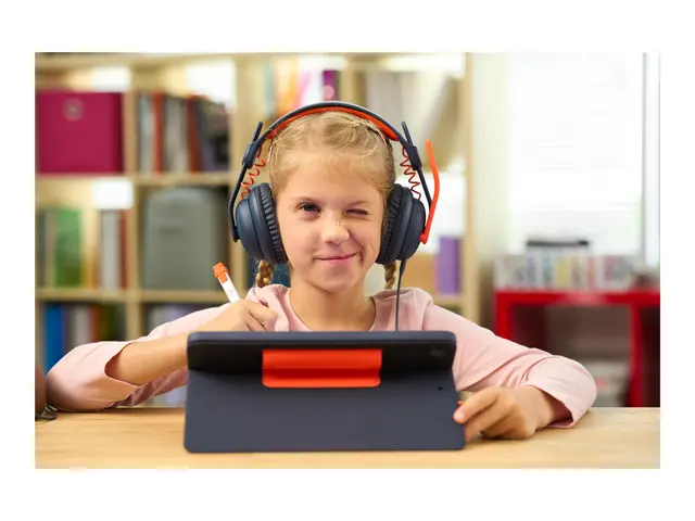 Logitech Zone Learn Wired On-Ear Headset for Learners, 3.5mm AUX -...