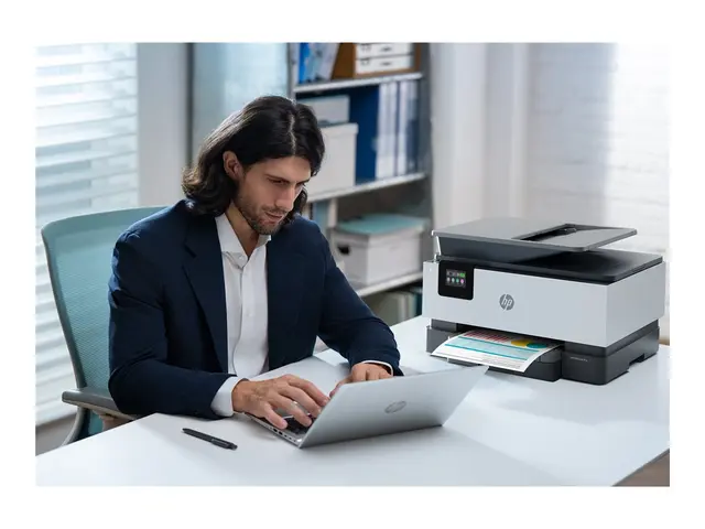 HP Officejet Pro 9122 All-in-One - multifunksjonsskriver farge 