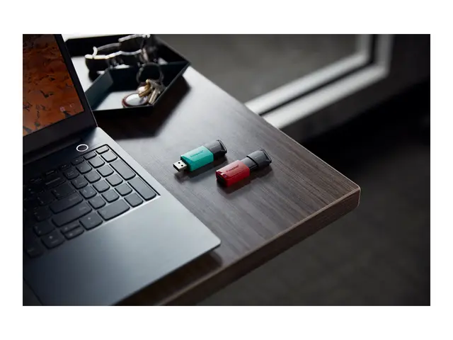 Kingston DataTraveler Exodia M - USB-flashstasjon 128 GB USB 3.2 G...