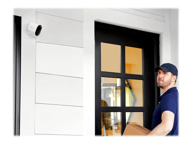 Arlo Ultra 2 Security System - Portinngang + kamera(er) - batterid...