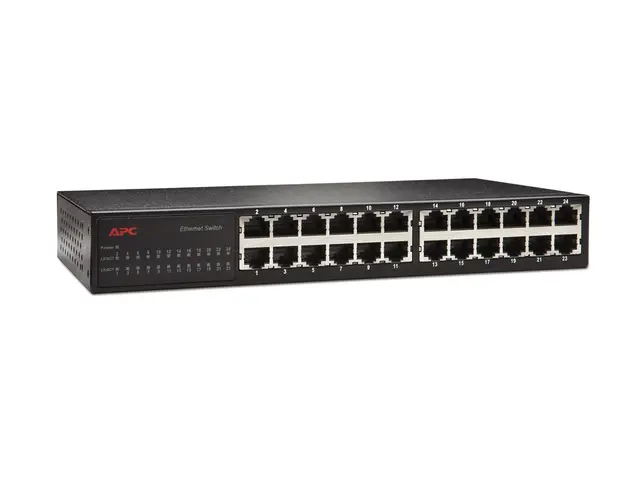 APC 24 Port 10/100 Ethernet Switch - Switch - 24 x 10/100 - rackmo...