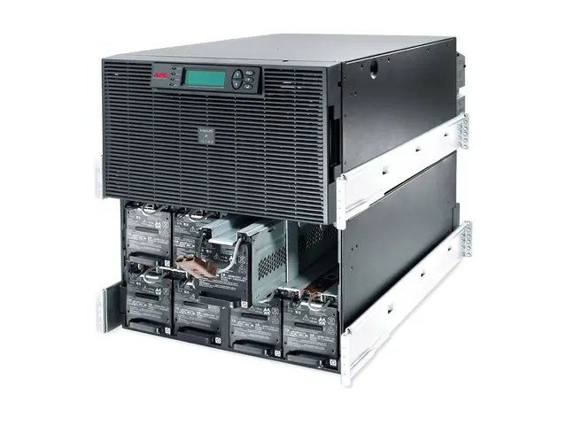 APC Smart-UPS RT - UPS (kan monteres i rack) - AC 220/230/240 V - ...