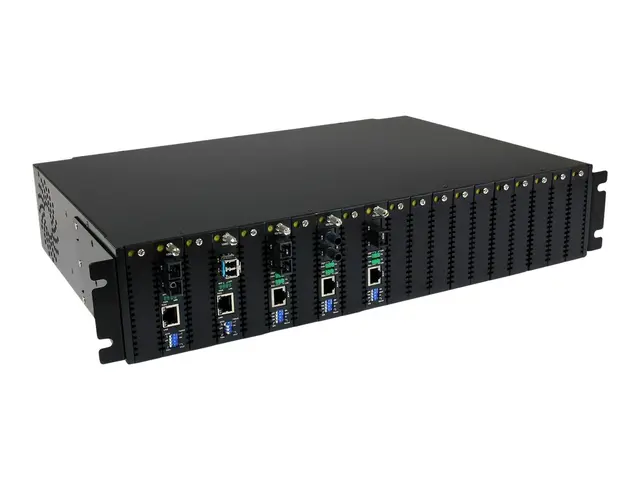 StarTech.com 10/100 Mbps Multi Mode Fiber Media Converter SC - Up ...