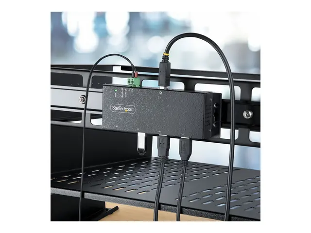 StarTech.com 4-Port Industrial USB 3.0 5Gbps Hub, Rugged Hub w/15k...
