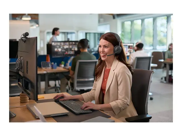 Logitech Signature Slim Solar+ K980 for Business - Tastatur full s...