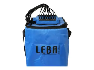 LEBA NoteBag - Skulderveske for 10 nettbrett USB-C lader, USB-C til USB-C kabler - PVC-belagt nylon - bl&#229; - 10.2&quot;