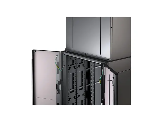 APC - Rackutløpskanal - svart - for P/N: AR3357X674, SMX2000LVUS, ...