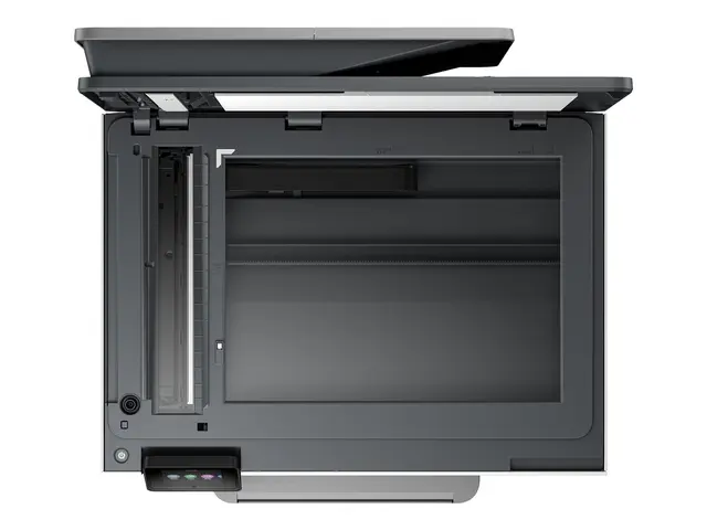 HP Officejet Pro 8132e All-in-One - multifunksjonsskriver farge