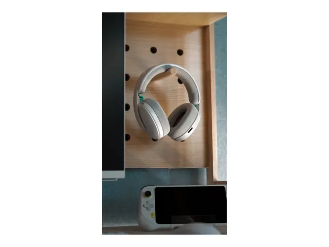 Logitech G G325 - Hodesett - full størrelse Bluetooth / LIGHTSPEED - trådløs - USB-C via Bluetooth-adapter - hvit 