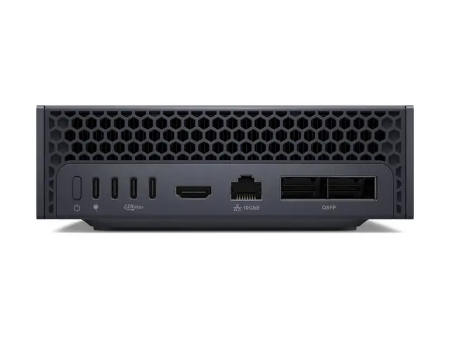 Dell Pro Max with GB10 FCM1253 - mikro Grace Blackwell Superchip C...