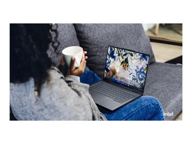 Lenovo ThinkBook 14 2-in-1 G5 IAU - 14" Intel Core Ultra 7 255U 32...