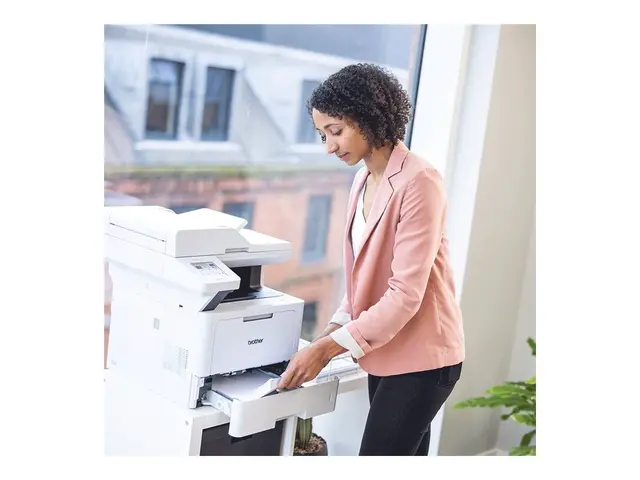 Brother MFC-L5710DW - multifunksjonsskriver S/H
