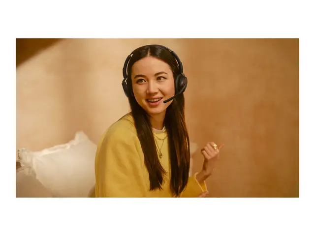 Jabra Evolve3 45 MS Stereo - hodesett - USB-A via Bluetooth-adapte...