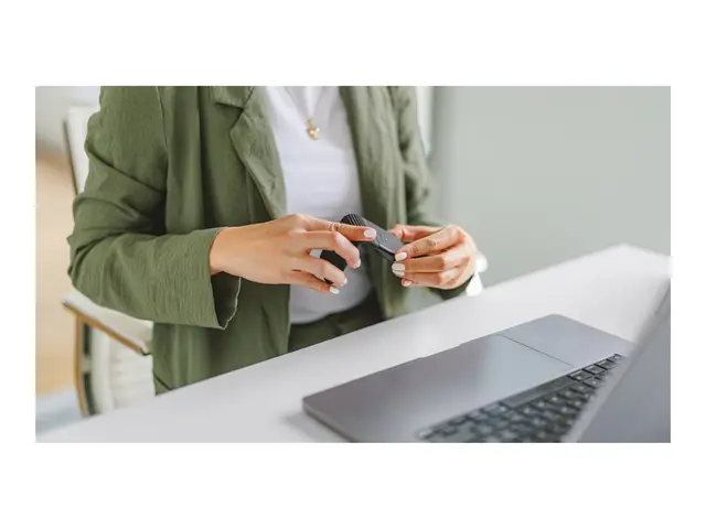 Logitech Mobi Fold for Business - Mus - høyre- og venstrehåndet optisk - 4 knapper - trådløs - Bluetooth 5.0 LE, 2.4 GHz - Logitech Logi Bolt USB-C-mottaker - grafitt 