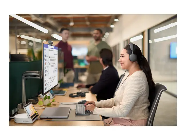Logitech Zone Wired 2 for Business - Hodesett on-ear kablet aktiv ...
