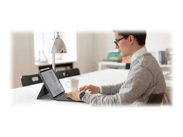 Logitech Combo Touch - Tastatur og folioveske - med styrepute - ba...