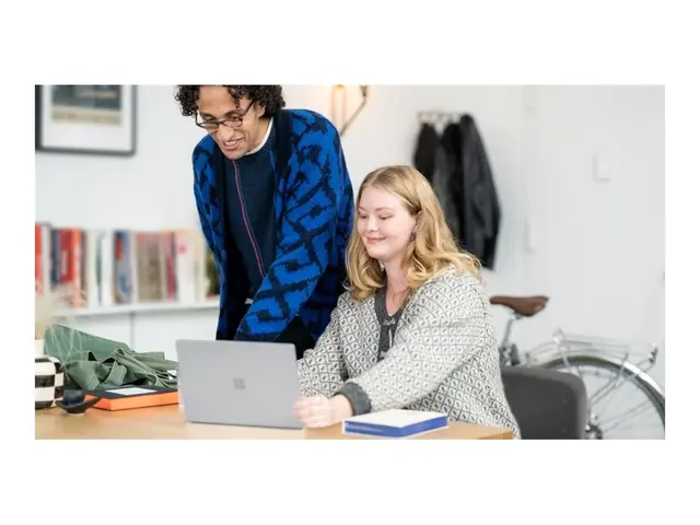 Microsoft Surface Laptop Go 3 for Business - 12.4" Intel Core i5 1...