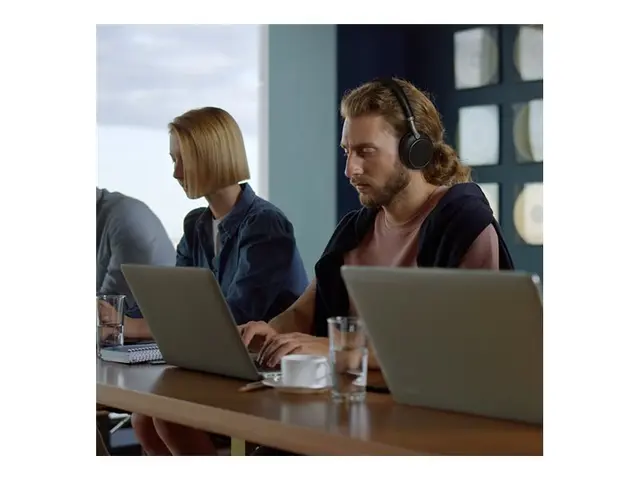 Yealink BH76 - Hodesett on-ear Bluetooth trådløs aktiv støydemping...