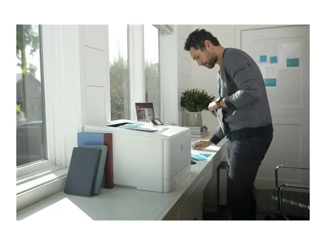 HP Color LaserJet Enterprise M455dn - Skriver - farge - Dupleks - ...