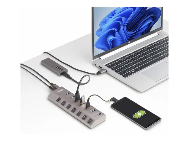 StarTech.com 7-Port Self-Powered USB-C Hub with Individual On/Off ...