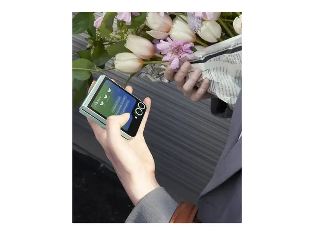 2nd-C Galaxy Z Flip6 256GB Mint C-grade - Brukt 2 års garanti Grad...