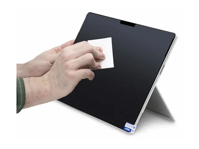 StarTech.com 4-Way Privacy Screen For 13-inch Surface Pro 8/9/X La...