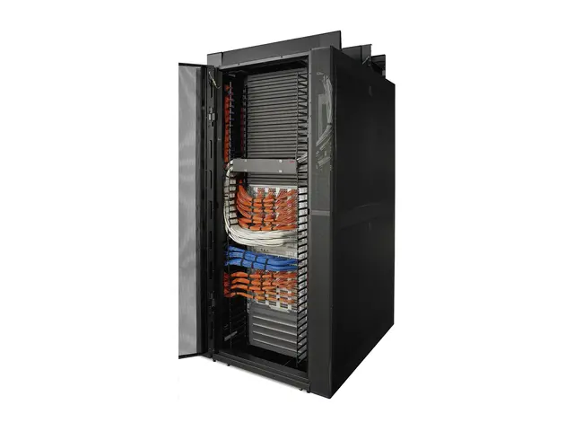 APC NetShelter SX Networking Enclosure with Sides - Rack svart 48U...