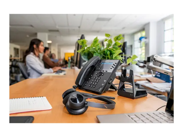 Poly Voyager 4320 - Hodesett on-ear Bluetooth trådløs svart Certif...