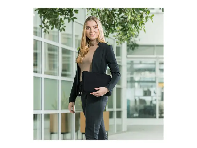 DICOTA Eco BASE - Notebookhylster - 12" - 12.5" - svart