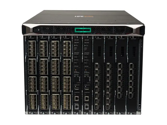 HPE Aruba 8400 8-slot Chassis - Switch - 32 x 10 Gigabit Ethernet ...
