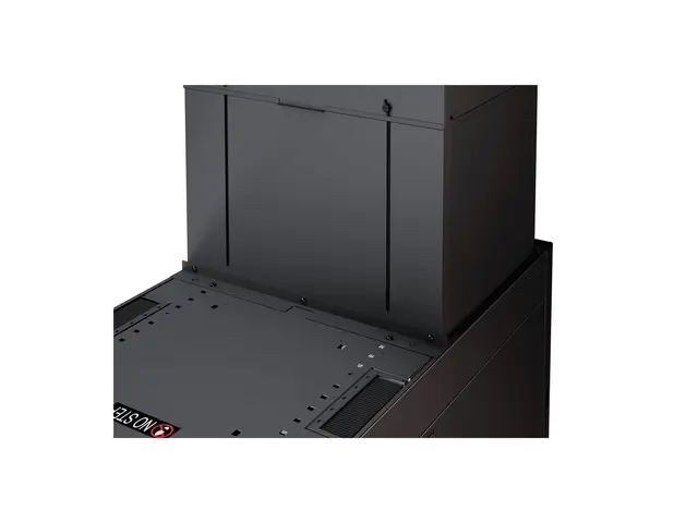 APC - Rackutløpskanal - svart - for P/N: AR3357X674, SMX2000LVUS, ...