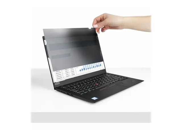 StarTech.com 15.6-inch 16:9 Laptop Privacy Filter, Anti-Glare Scre...