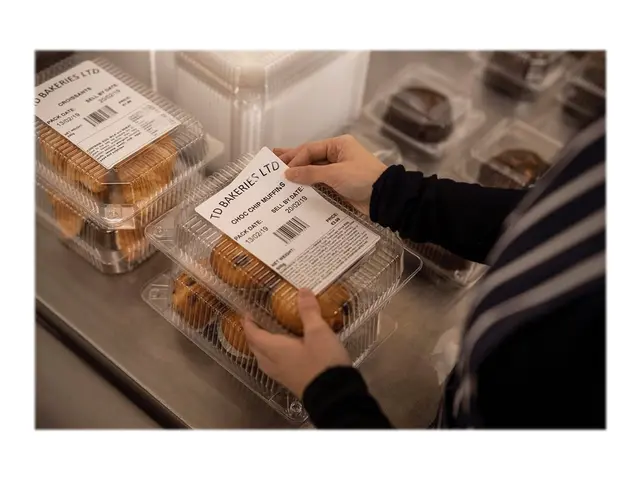 Brother - Hvit 102 x 152 mm 85 etikett(er) (1 rull(er) stanseskårn...