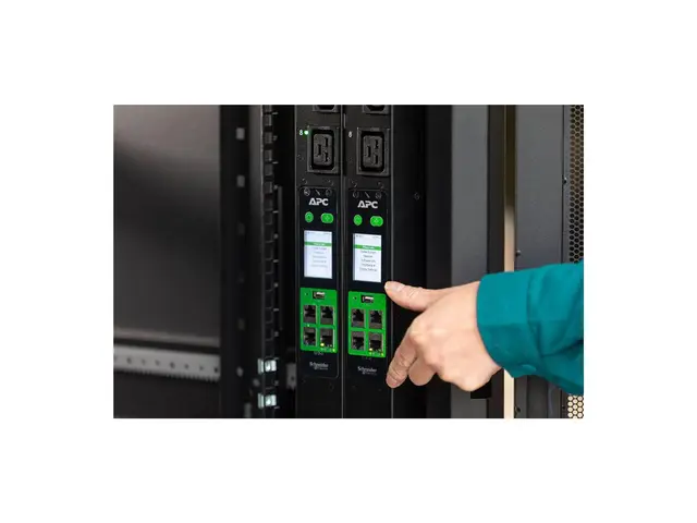 APC EasyPDU EPDU2232S - strømfordelerenhet svitsjet 22 kW 22080 VA