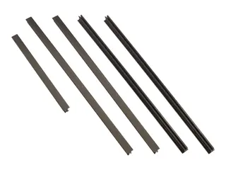 APC - Racktrimmesett - svart - for P/N: SMX1000CUS, SMX1500RM2UCNCUS, SMX1500RM2UCUS, SMX2KR2UX145, SMX3KR2UNCX145, SMX750CUS