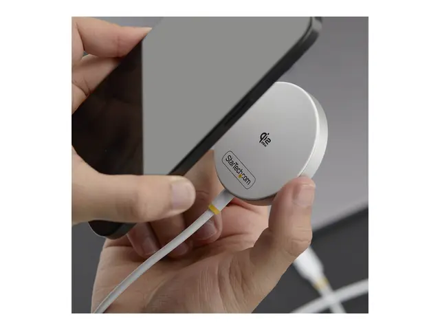 Startech - Trådløs ladepute - Qi 2.2, magnetic, with USB-C tethere...
