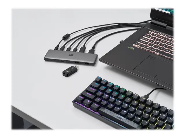 CORSAIR USB100 - Hub 4 x SuperSpeed USB 3.0 + 3 USB-C stasjonær