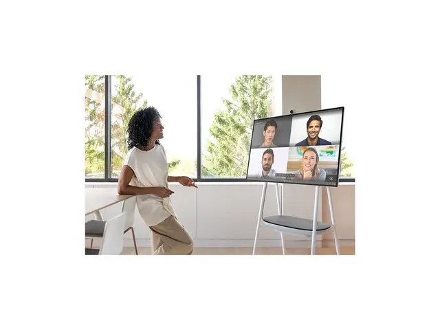 APC Smart-UPS Charge Mobile Battery - UPS - AC 100/120/230 V - 388...