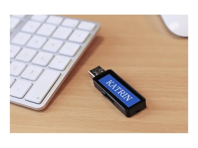 Brother TZe-535 - Hvitt på blått Rull (1,2 cm x 8 m) 1 kassett(er)...