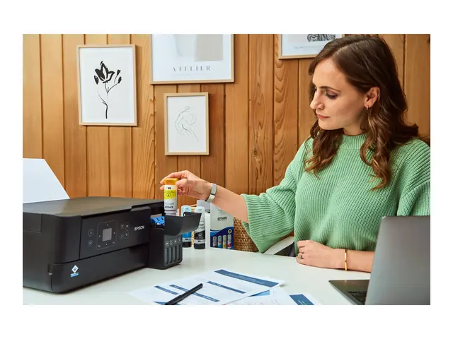 Epson EcoTank ET-2840 - Multifunksjonsskriver farge ink-jet ITS A4...