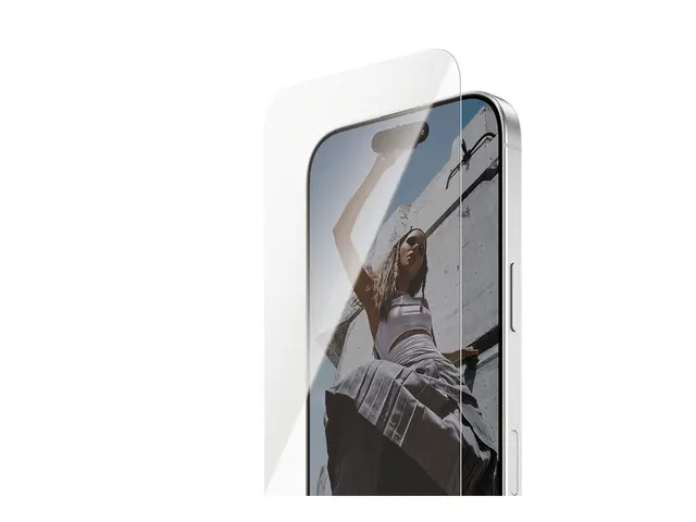 SAFE. by PanzerGlass® Screen Protector iPhone 17 | 16 Pro Ultra-Wi...