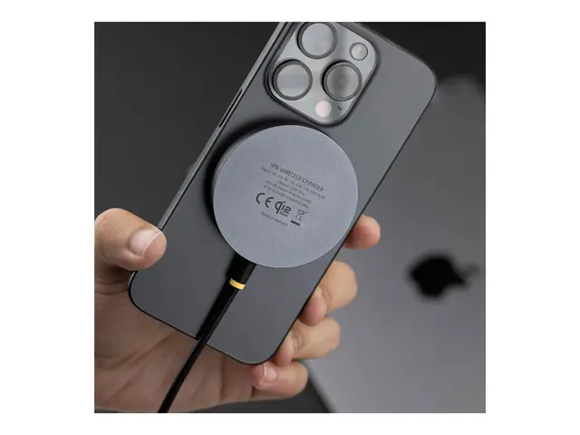 Startech - Trådløs ladepute - Qi 2.2, magnetisk, med USB-C forbund...