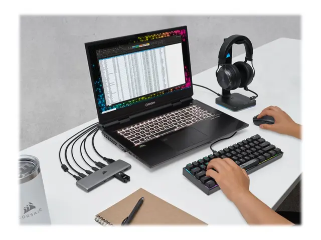 CORSAIR USB100 - Hub 4 x SuperSpeed USB 3.0 + 3 USB-C stasjonær