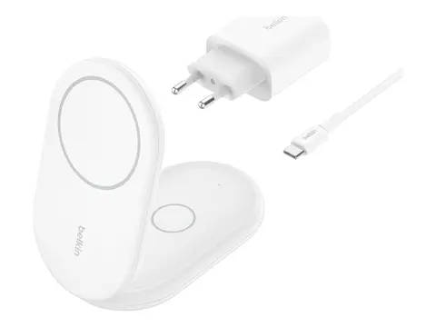 Belkin BoostCharge 2-in-1 - Tr&#229;dl&#248;st ladestativ magnetisk, sammenleggbar, med Qi2 + AC-str&#248;madapter - 15 watt - Fast Charge - hvit - for Apple iPhone 12, 13, 14, 15, 16
