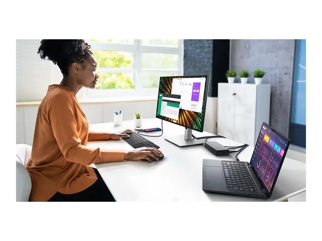 Dell UltraSharp U2424H - Uten stativ LED-skjerm 24" (23.8" synlig)...