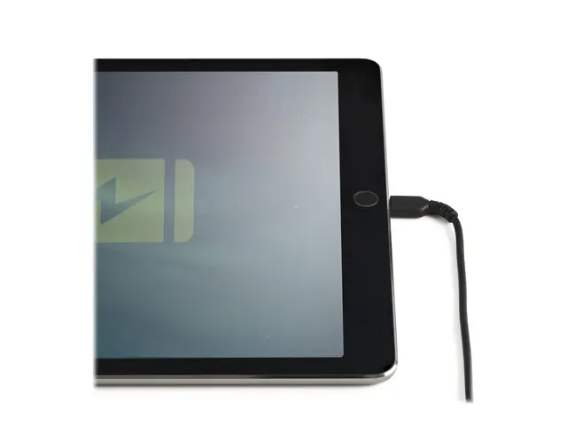 StarTech.com 15cm(6 in) Durable Black USB-A to Lightning Cable, He...